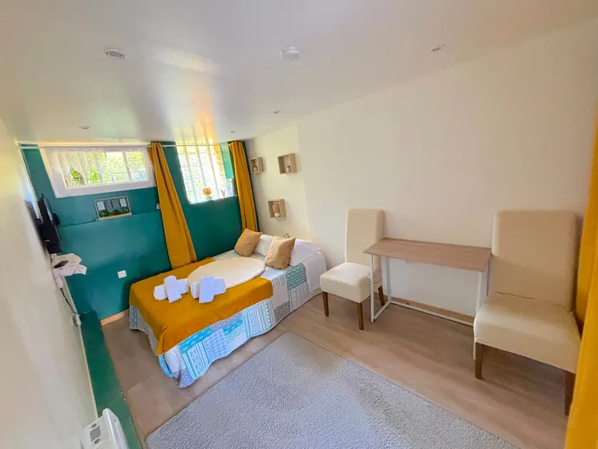 Independent studio with private parking - Image 1