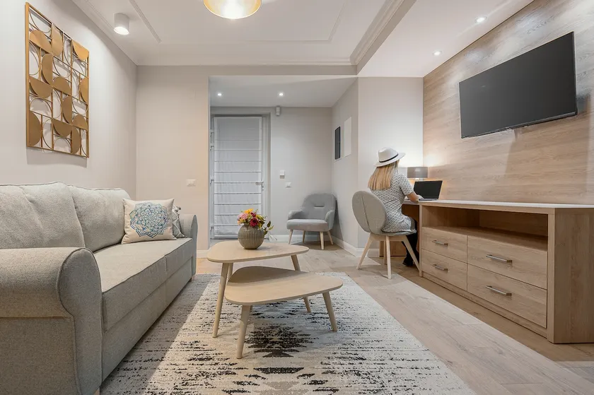 Dozsa Residence - Image 1