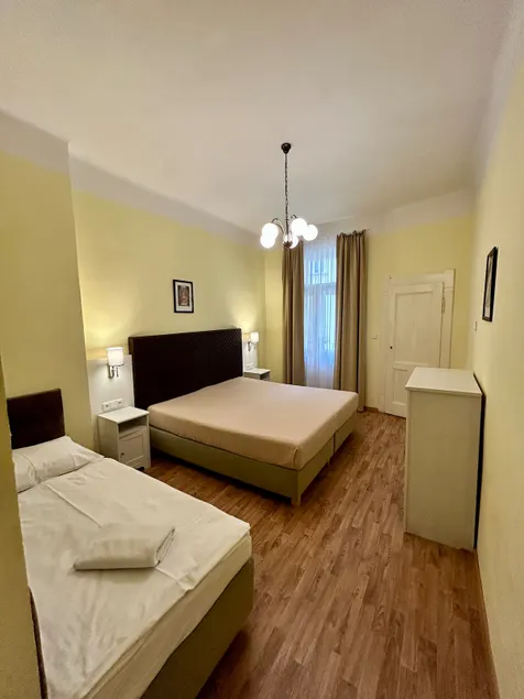 Exclusive flat near Old Town - Image 1