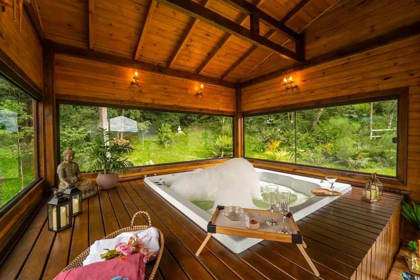 House with Jacuzzi Bathtub - Image 1