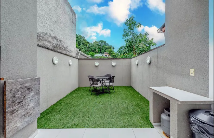 2 bedroom townhouse, near Oktoberfest - Image 1