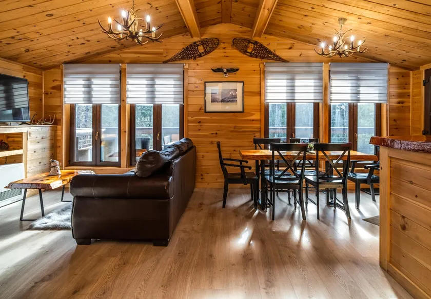 ”Eagle Lodge”/ Unit 2 Upper Level/ Pet Friendly - Image 1