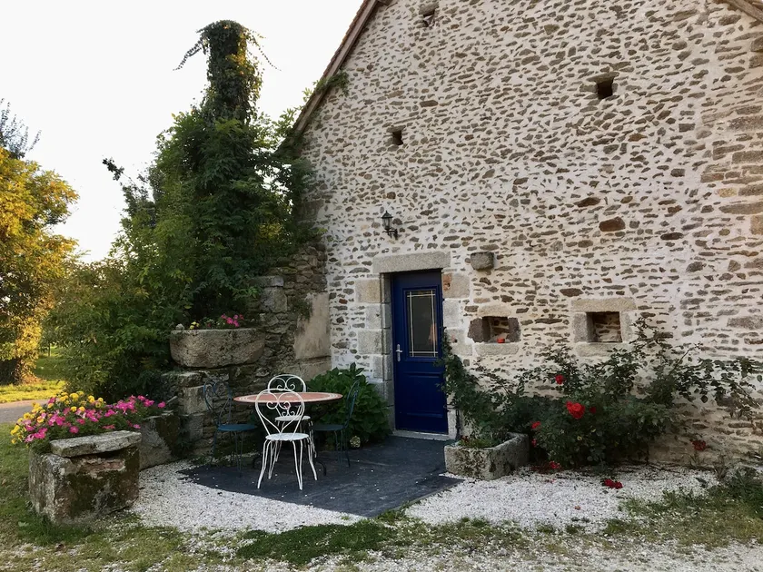 Small house in the countryside ”Hirondelle” - Image 1