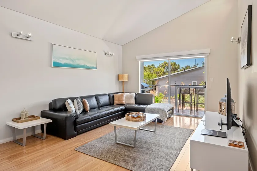 Sedici | 2 BR Dunsborough Retreat Villa - Image 1