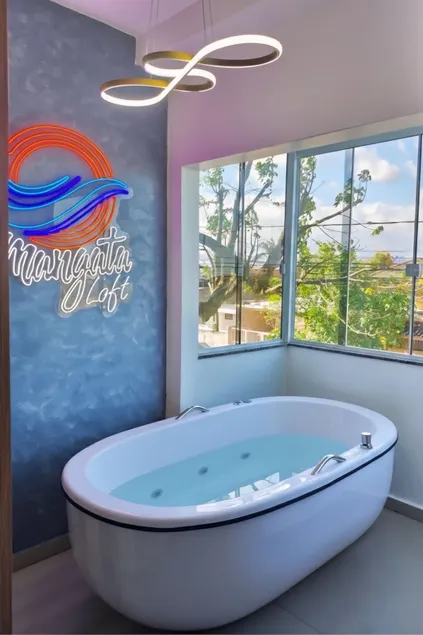 Amazing Loft with Bathtub, near the Beach. - Image 1