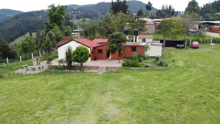 Casa Leo "Entre Montañas y Paisajes Verdes" - Image 1