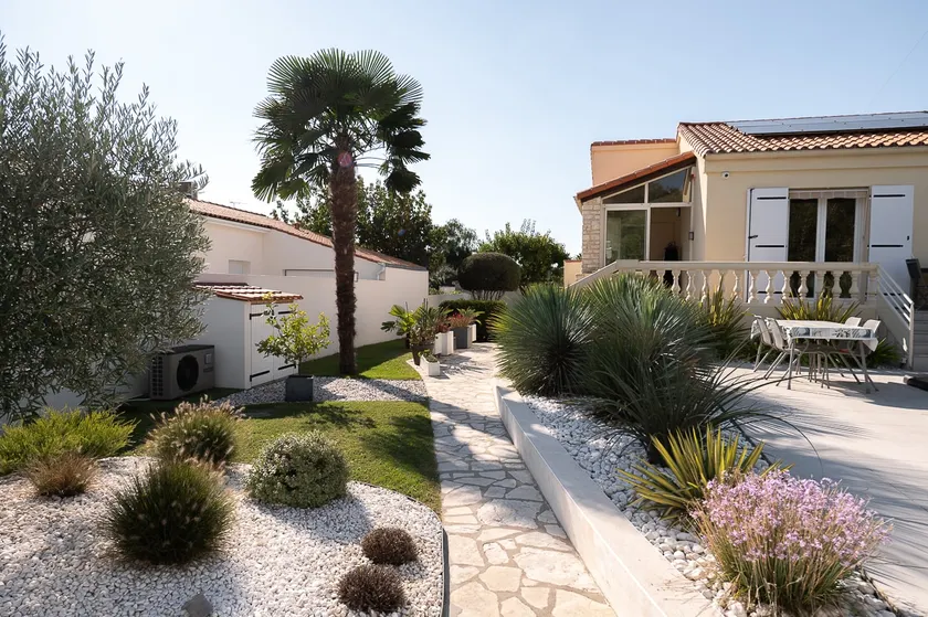 APARTAMENTO DE 110 M2 ST GEORGES DE DIDONNE - Image 1