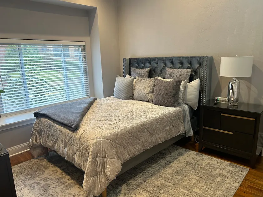 Shadyside apartments: 1 Bed-1 full BA Jewel! - Image 1