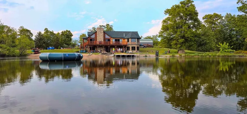Fischer’s Secret Cabin on Private lake - Image 1