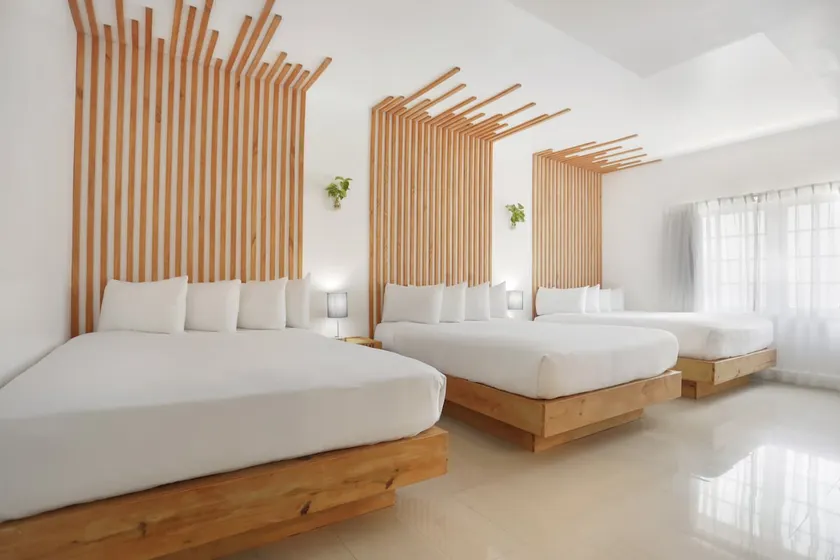 Belleza SoBe | Premium 3 Bedroom 2 Bath Sleeps 10 - Image 1