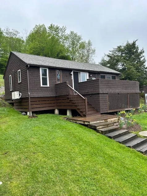 Newfound Lake, Bristol NH Lakefront Cottage - Image 1