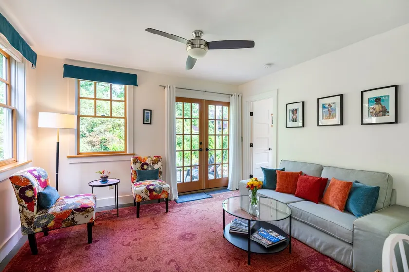 Historic Montford House. Close to downtown, restaurants and markets. - Image 1
