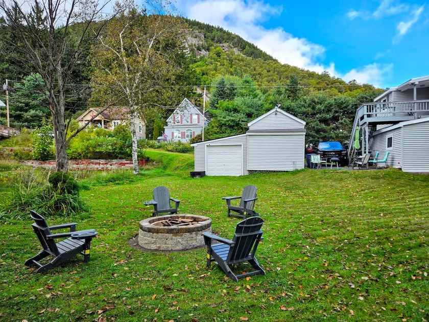 Jericho Basecamp - Mountain Views 3BR & Fast Wi‑Fi - Image 1