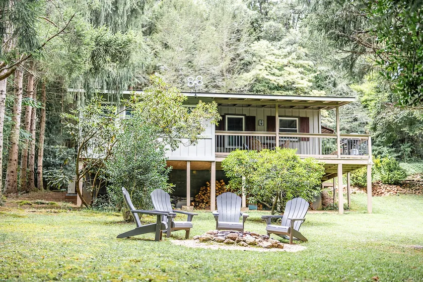 Cozy Creekside Cabin - Image 1