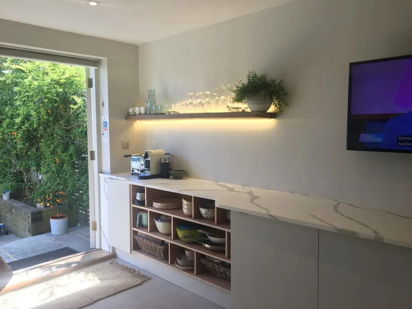 Beautiful boutique apartment, sleeps 4 courtyard - Image 1