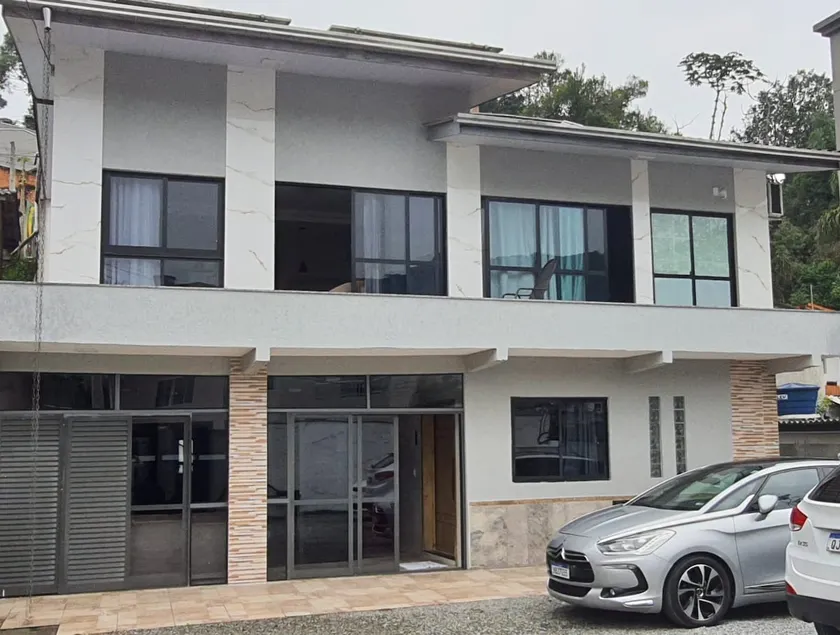 En-suite, full kitchen and parking. - Image 1