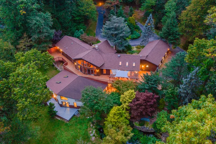 Hilltop Lodge | Indoor Pool + Hot Tub - Image 1