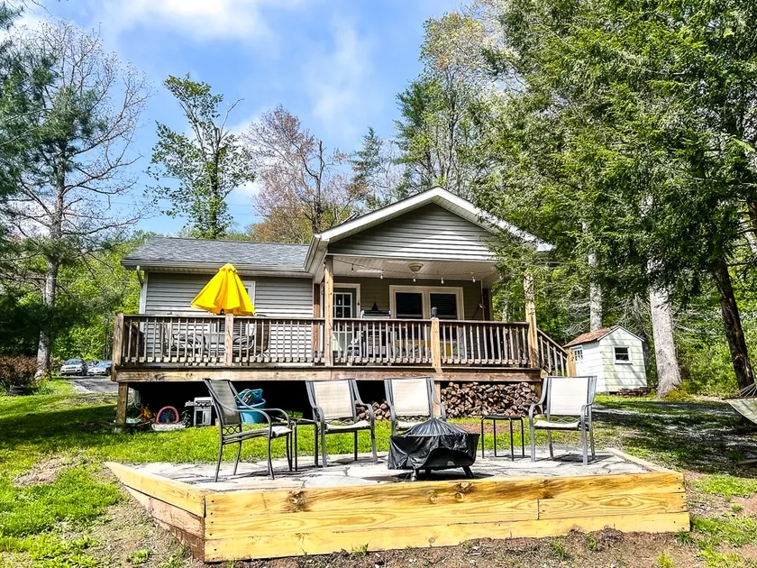 Lucky Lane Cottage - Image 1