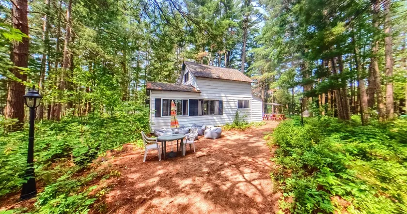 Island Waterfront Glamping - HotTub, Boat, Pet Friendly - Image 1