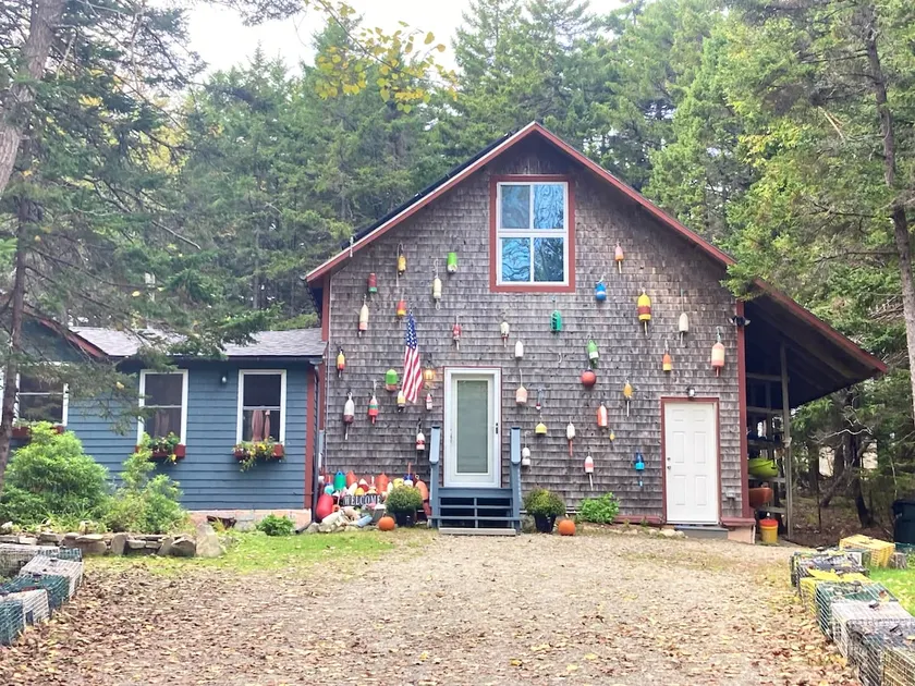 Southwest Harbor Hideaway in the Woods of Acadia - Image 1