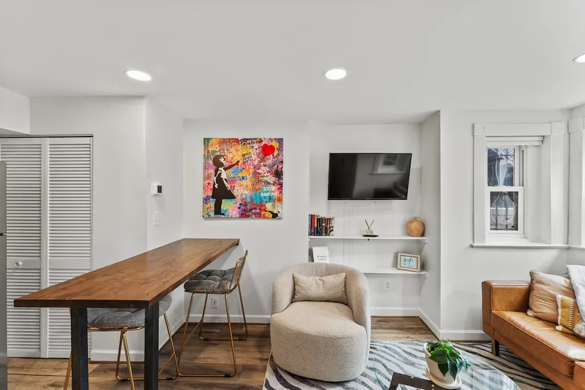 Remodeled 1 Bedroom, Amazing Location - Image 1