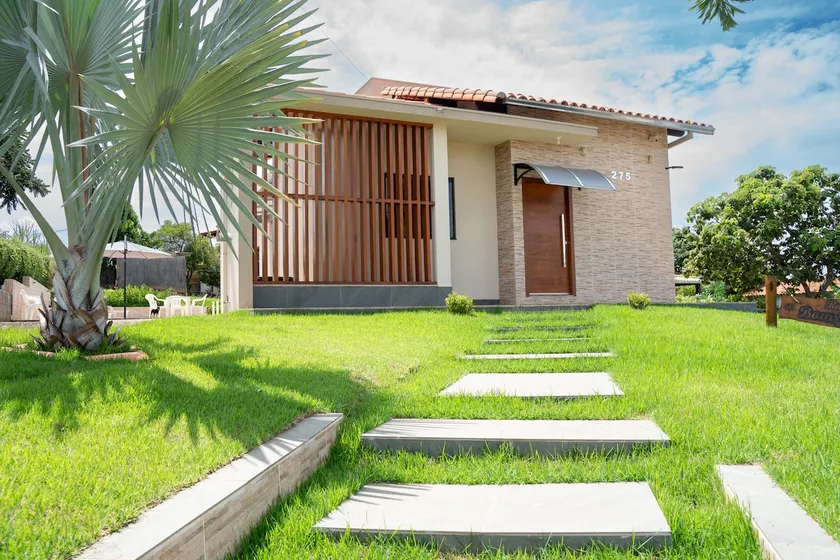 Swimming pool and barbecue 300 m from Lake Furnas - Image 1