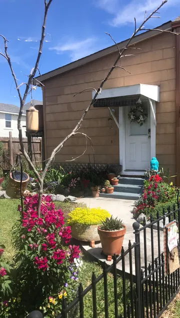 “ THE CURATED”Vintage duplex near DT - Image 1