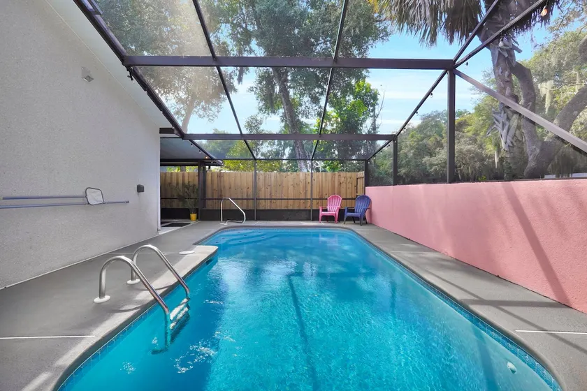 The Salty Seashell, Coastal Pool Home, Sleeps 8 - Image 1