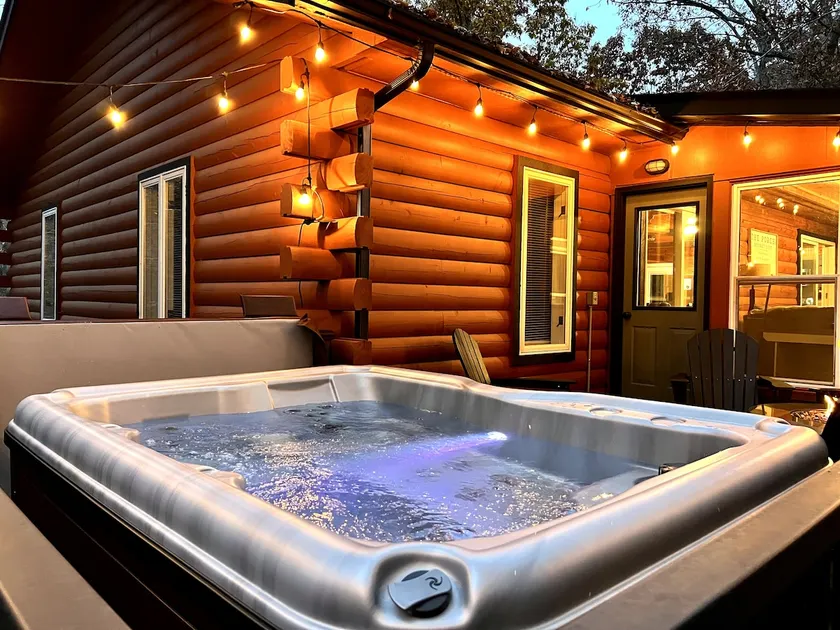 Log Cabin on Massanutten Resort-Hot Tub & Fire Pit - Image 1