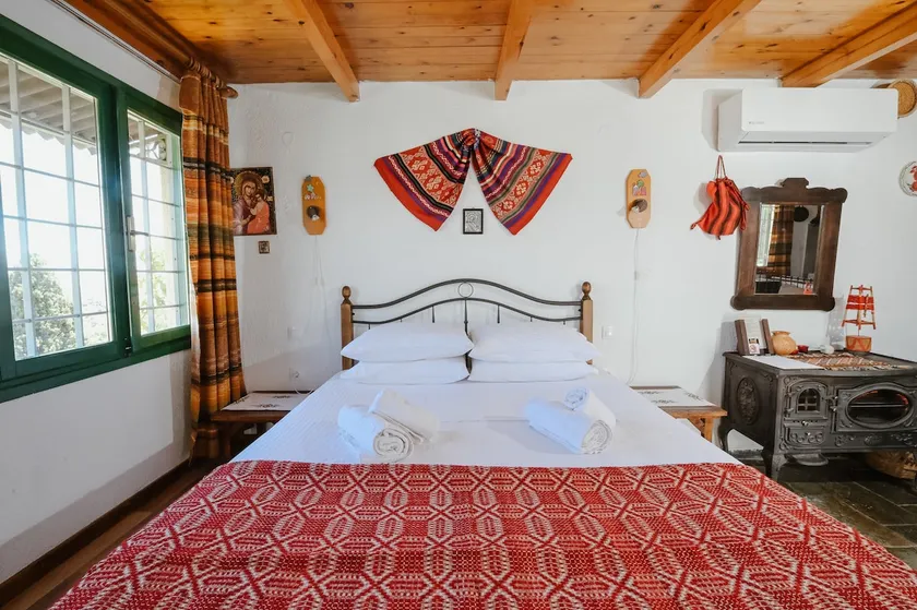 Villa Kamari- Stunning Views - Image 1