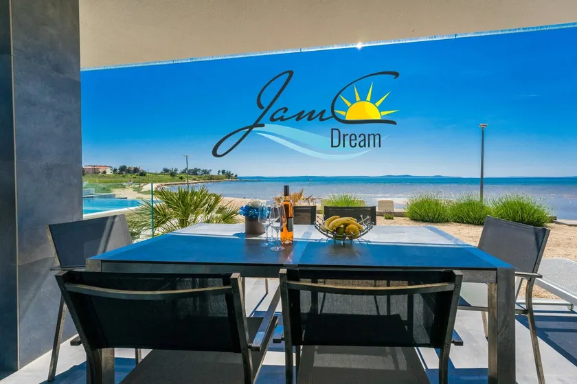 JamC Dream: Family dream right by the sea with heated pool - Image 1