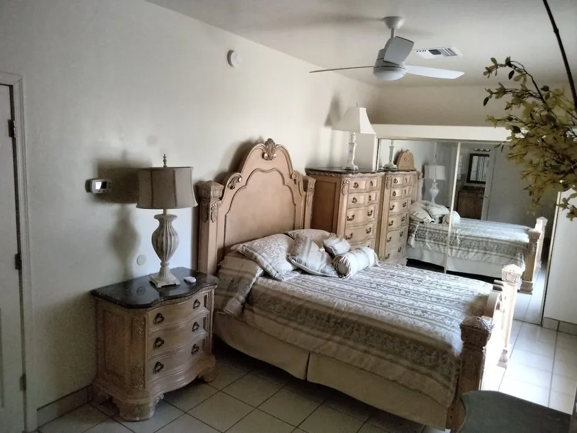 Lovely Central Guest House-just off Park Grounds! - Image 1