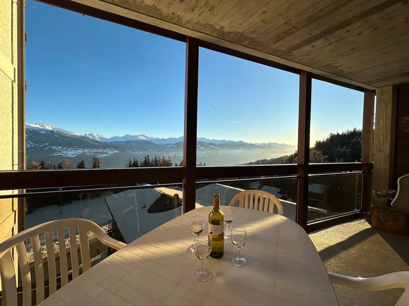 Sunny View of the Alps · Fireplace · Parking - Image 1