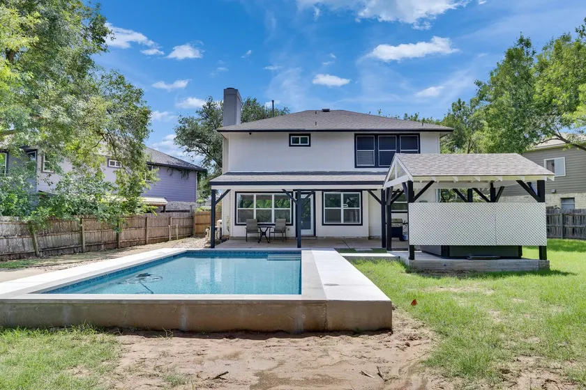 A - List Resort style Home with Heated pool & Spa - Image 1