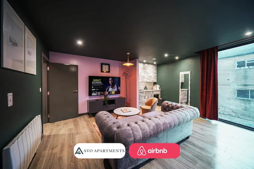 Fully Equipped Open-Plan Studio Near Sheffield Uni - Image 1