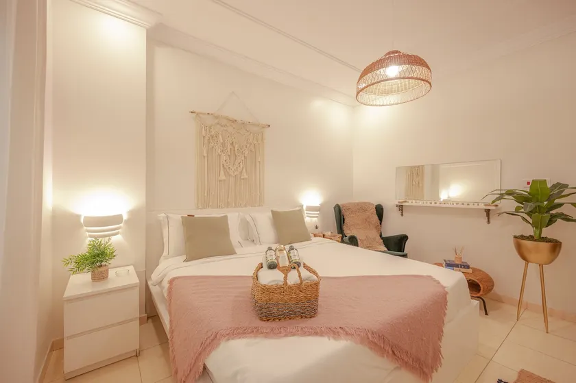 2BR Cozy Stay | Stylish, Netflix & Central Jeddah - Image 1