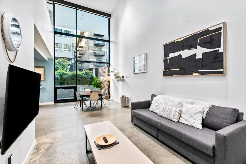 Urban Loft, Redmond Core - 92 Walkscore! - Image 1