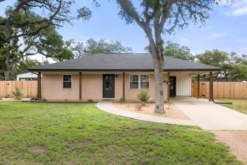Dwntwn DRIP Bluff St Cottage & Guest House w/ SPA! - Image 1