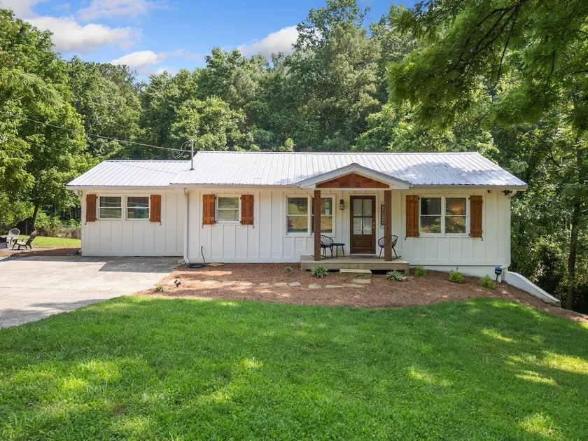 Stay in Ball Ground - at ”Patti” - 3 Bed 2 Bath - Image 1