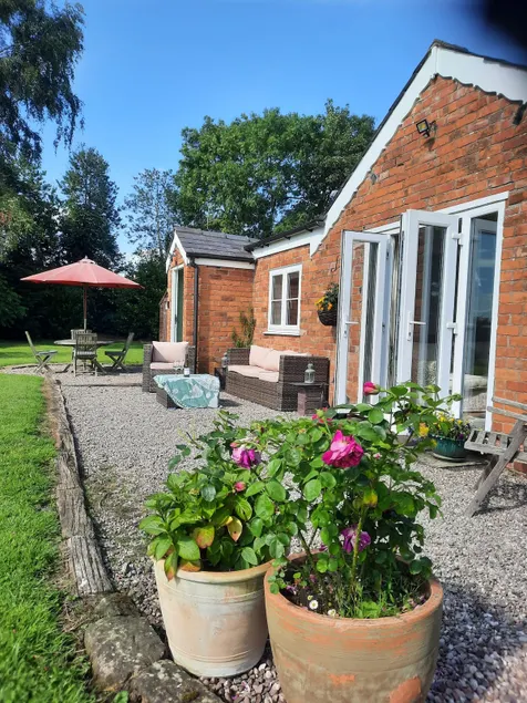 Cottage in rural Cheshire - Image 1