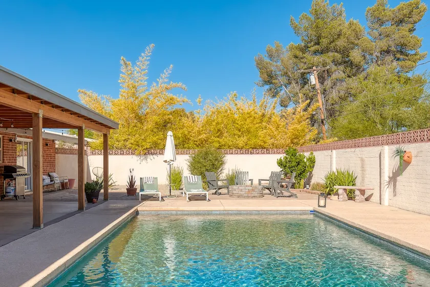 Mid-Century Oasis with private Pool - Image 1