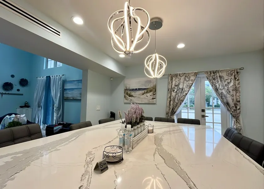 Ocean Breeze Luxurious and Stylish Townhouse - Image 1
