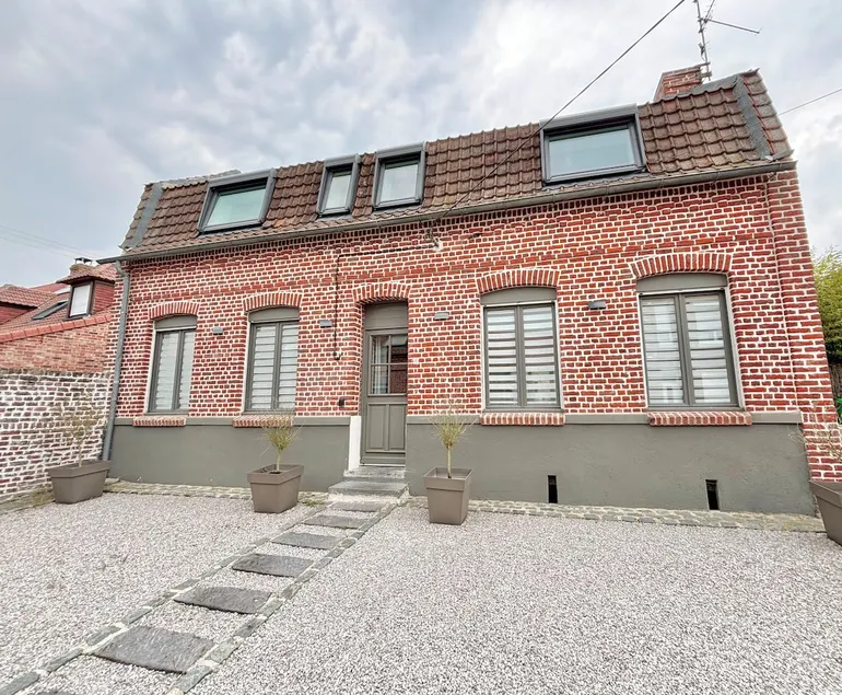 Renovated house with lots of charm. - Image 1