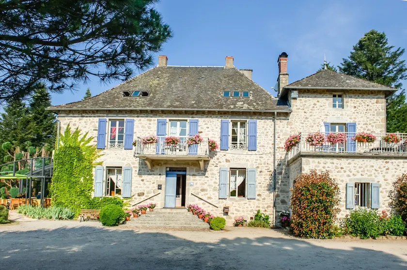Large cottage ”La Maison Auvergnate” 8 to 28 p - Image 1