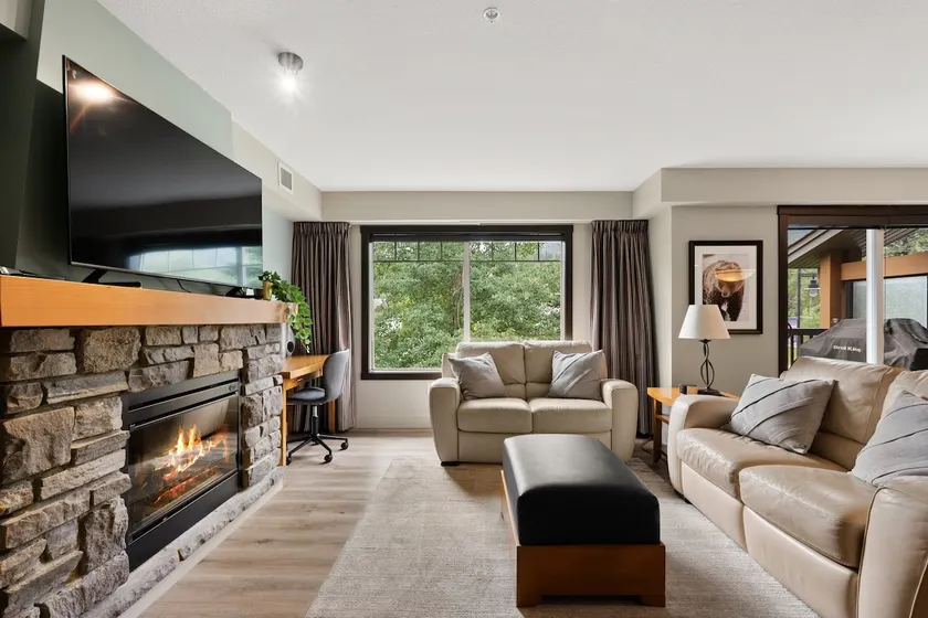 Beautiful South Facing Condo w/ Mountain Views! - Image 1