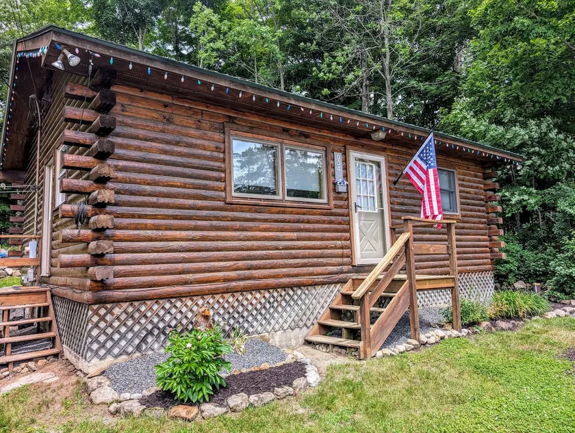 Adirondack Getaway Steps From Schroon Lake - Image 1