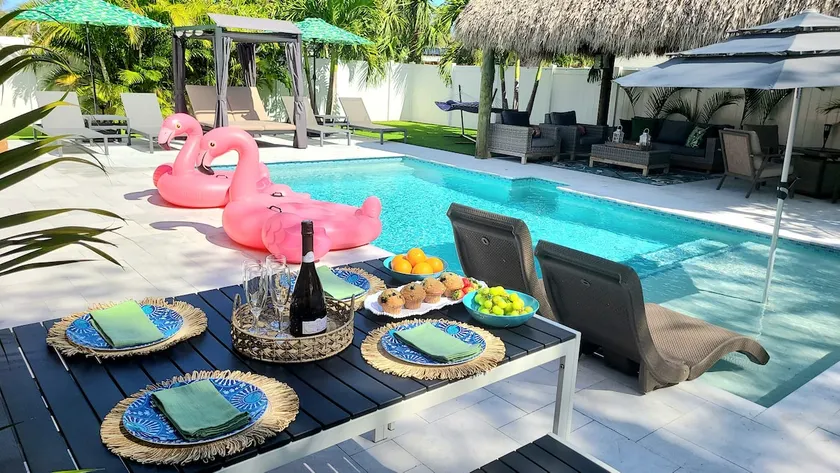 PoshPadz Banyan Villa 3 bedroom Private Pool Jupiter Beach - Image 1