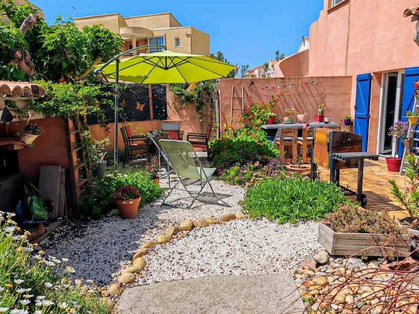 A little piece of heaven, close to the beach - Image 1