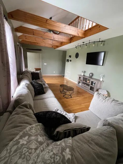 StarView Vineyards | Full House Getaway - Image 1