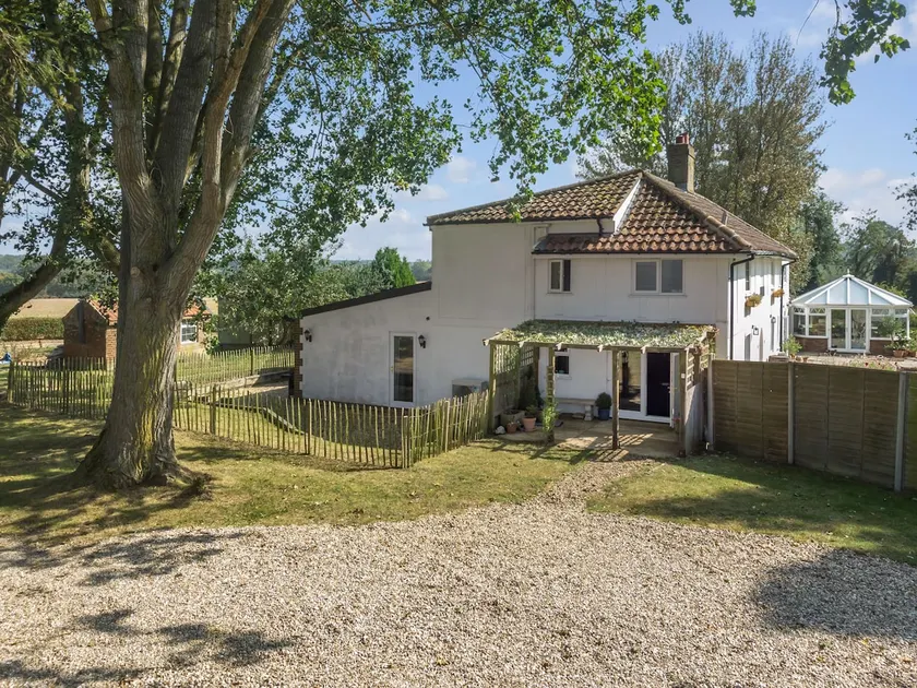 Spacious House with 3 Double Bedrooms in the Countryside - Image 1